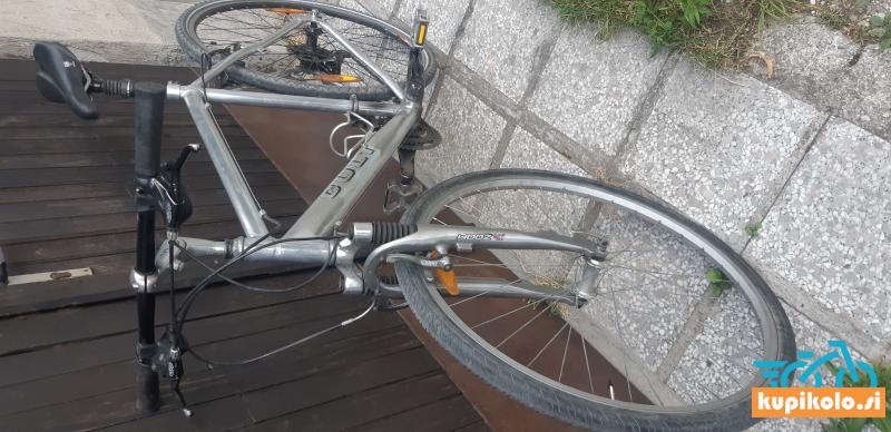 CULT kolo aluminij treking super ohranjen