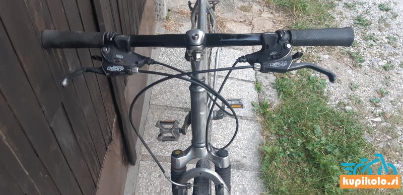 CULT kolo aluminij treking super ohranjen